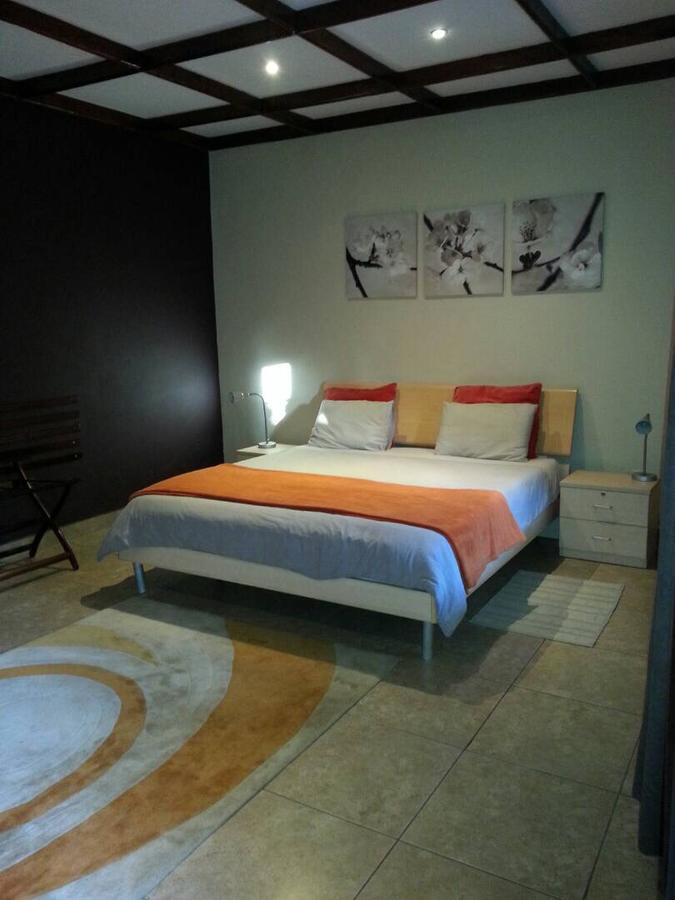 Planet Hotel Hollybum Лубумбаши Екстериор снимка